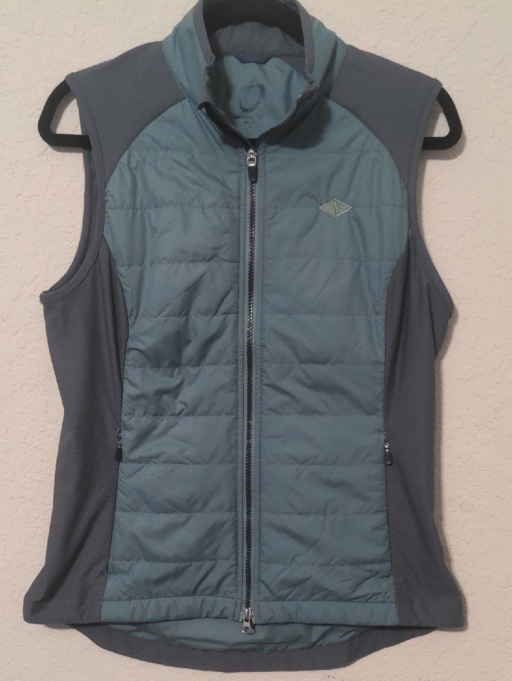 Zero Restriction Women's Teal & Grey  Puff Vest. Size M